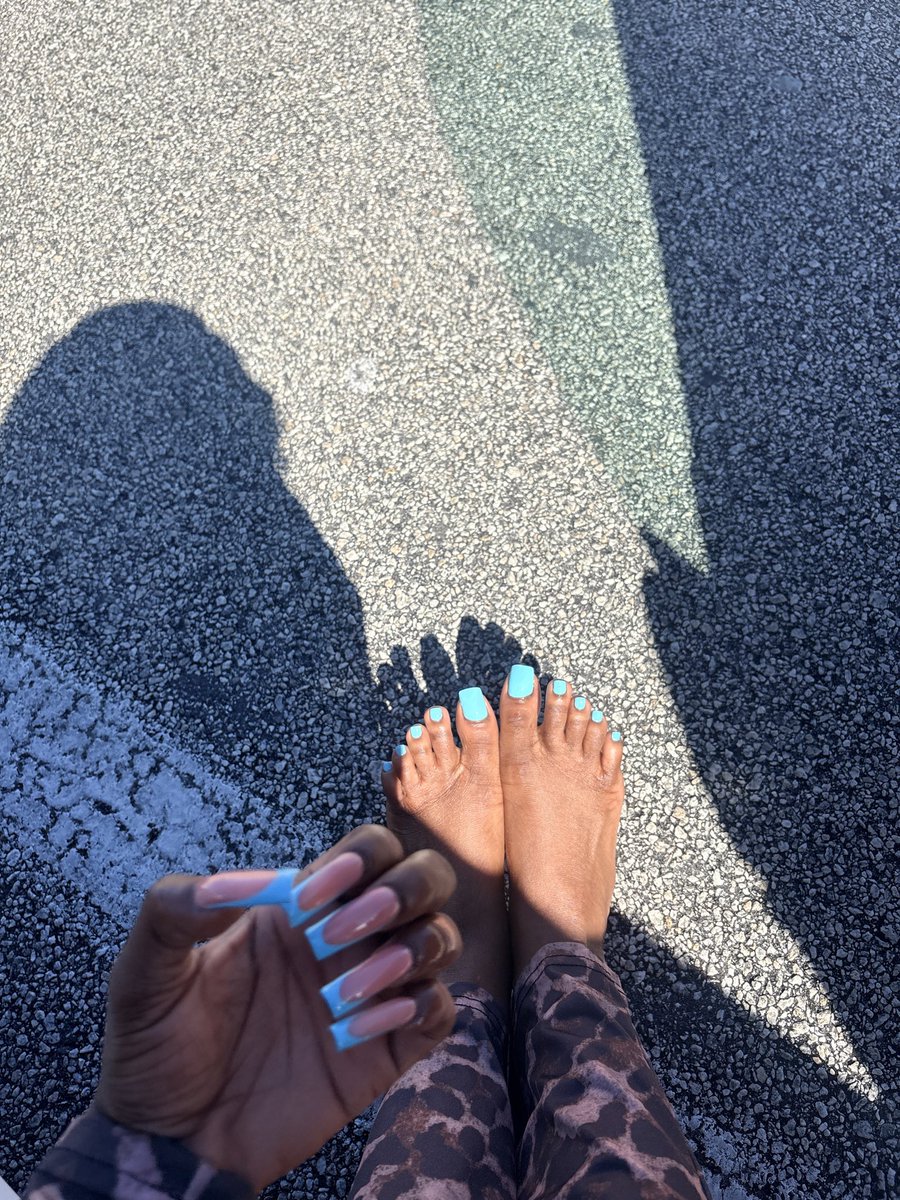 Tinatoes29's tweet photo. New nails and toes 🩵🩵🩵🩵 #atlfeet #ebony https://t.co/juWpq9IHWj