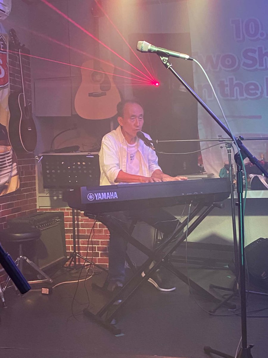fuyuki1881's tweet photo. 思い出に残る楽しい夜でした‼️
Add9のスタッフの方々、
共演の方々、そして聴いてくださった方々
感謝しかありません😊

動画をUPしました⬇️
https://t.co/jU5K9mSmvm https://t.co/CreJgVUTXn