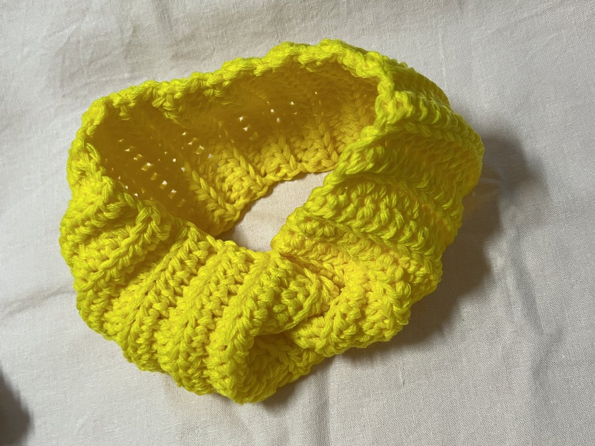 ooossst's tweet photo. OOOSSST HANDMADE CROCHET: Headband
Materials: Indophil Yarn
Hook used: 6.00mm
Colors: Golden Yellow
*Color may differ because of lighting and phone specs
Sizes: 
Approx 
21-23 inches / 54-58 cm around your head

#ooossst #Crochet #Headband #Handmade #Indophil #Cute #smallbusiness https://t.co/8A3dU6cW1b