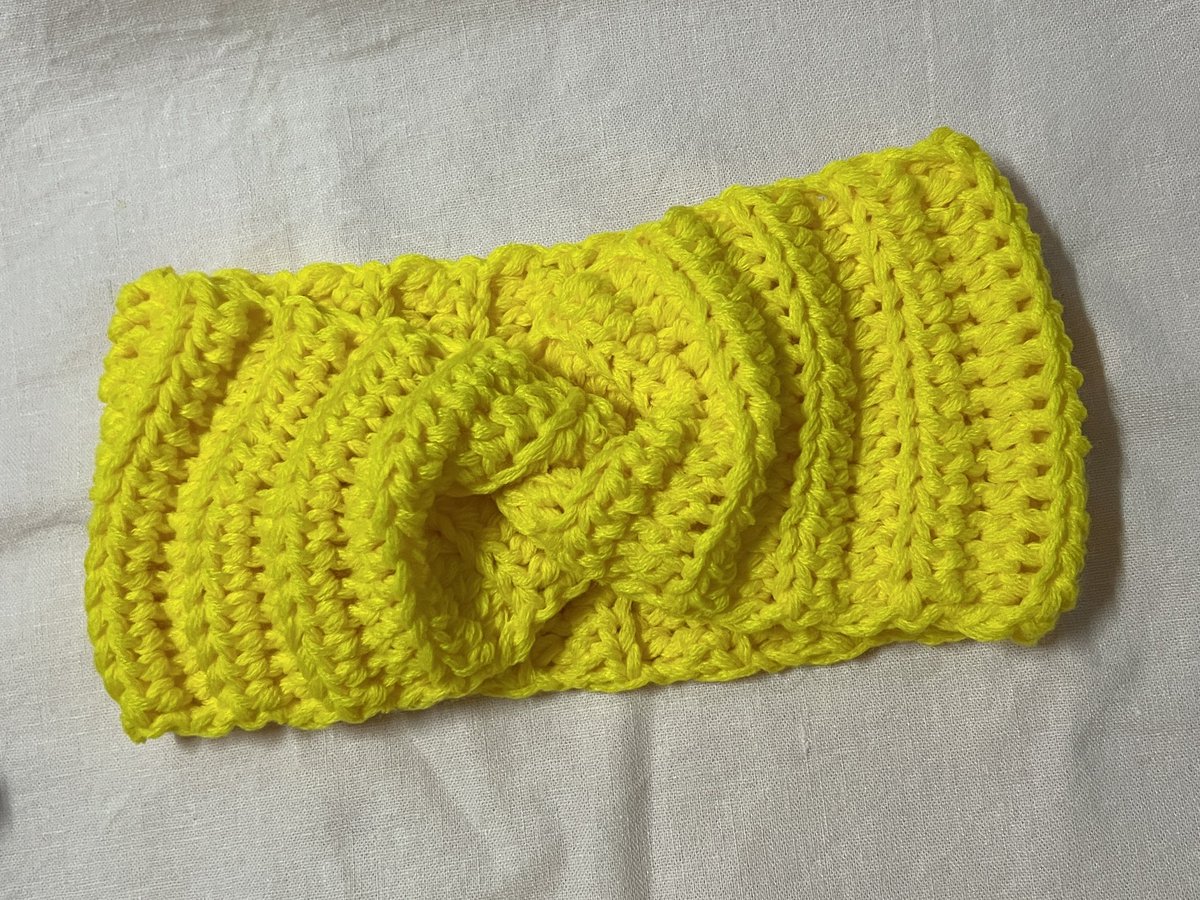 ooossst's tweet photo. OOOSSST HANDMADE CROCHET: Headband
Materials: Indophil Yarn
Hook used: 6.00mm
Colors: Golden Yellow
*Color may differ because of lighting and phone specs
Sizes: 
Approx 
21-23 inches / 54-58 cm around your head

#ooossst #Crochet #Headband #Handmade #Indophil #Cute #smallbusiness https://t.co/8A3dU6cW1b