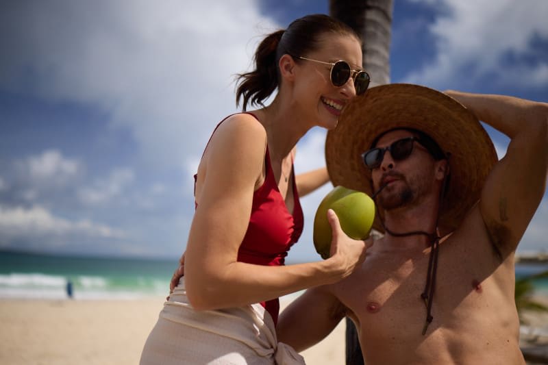 CraigZimbelman's tweet photo. 🌴🍹 Escape to paradise with your loved one on a Celebrity cruise to Saint Maarten! Relax on the stunning beaches of Orient Bay, sipping refreshing coconut water and cocktails as you soak up the sun. 🌊❤️

Contact me today to book your romantic escape! 📞🛳️ https://t.co/VwDVYi62SB
