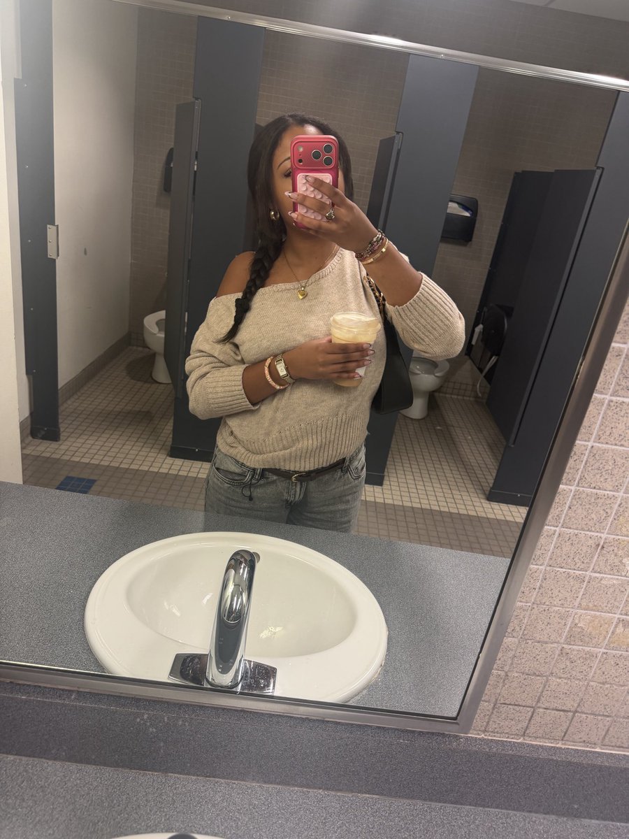simppforwinter's tweet photo. reimburse my Starbucks order this morning. $15 

#findom #femdom #finsub #worship https://t.co/E9hUXV1z7d