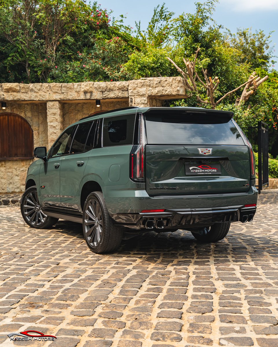nocarcontext's tweet photo. Cadillac Escalade-V 💚💚 https://t.co/AOeZiJ7SxJ