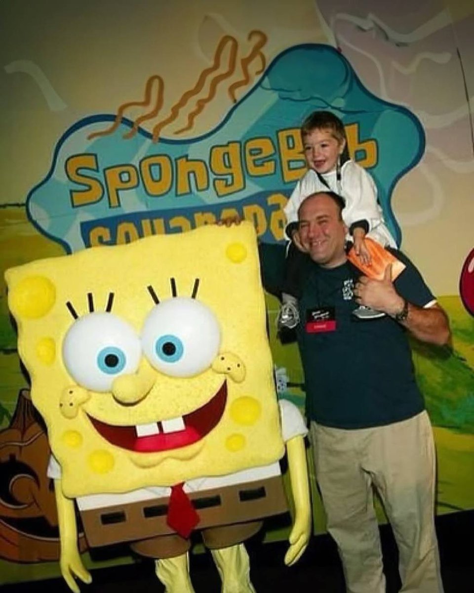 OldInternetFeel's tweet photo. Tony Soprano with Spongebob https://t.co/O3r5UrxiVC
