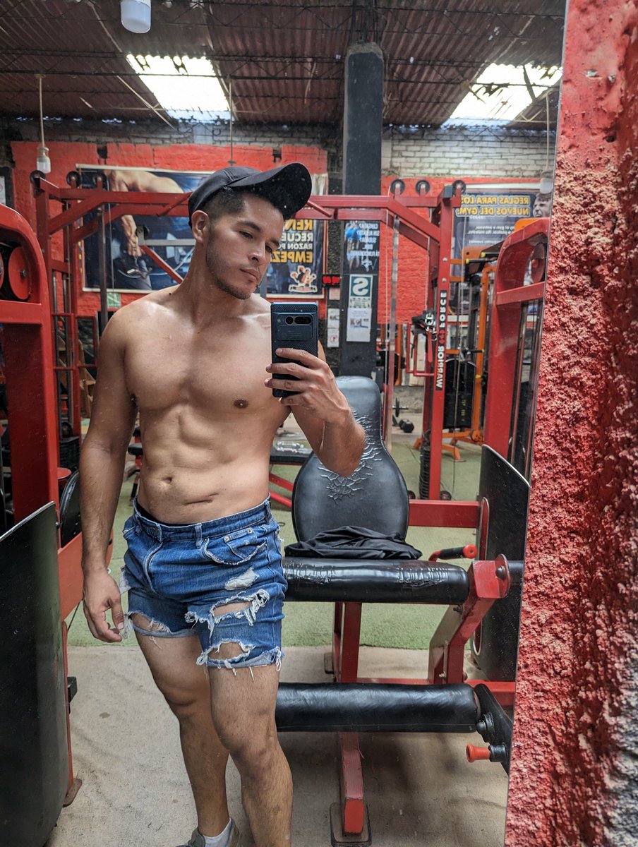 Danrh93's tweet photo. Falta un gym Bro. Se anotan? 😏🫣 https://t.co/q5deNh9mpR