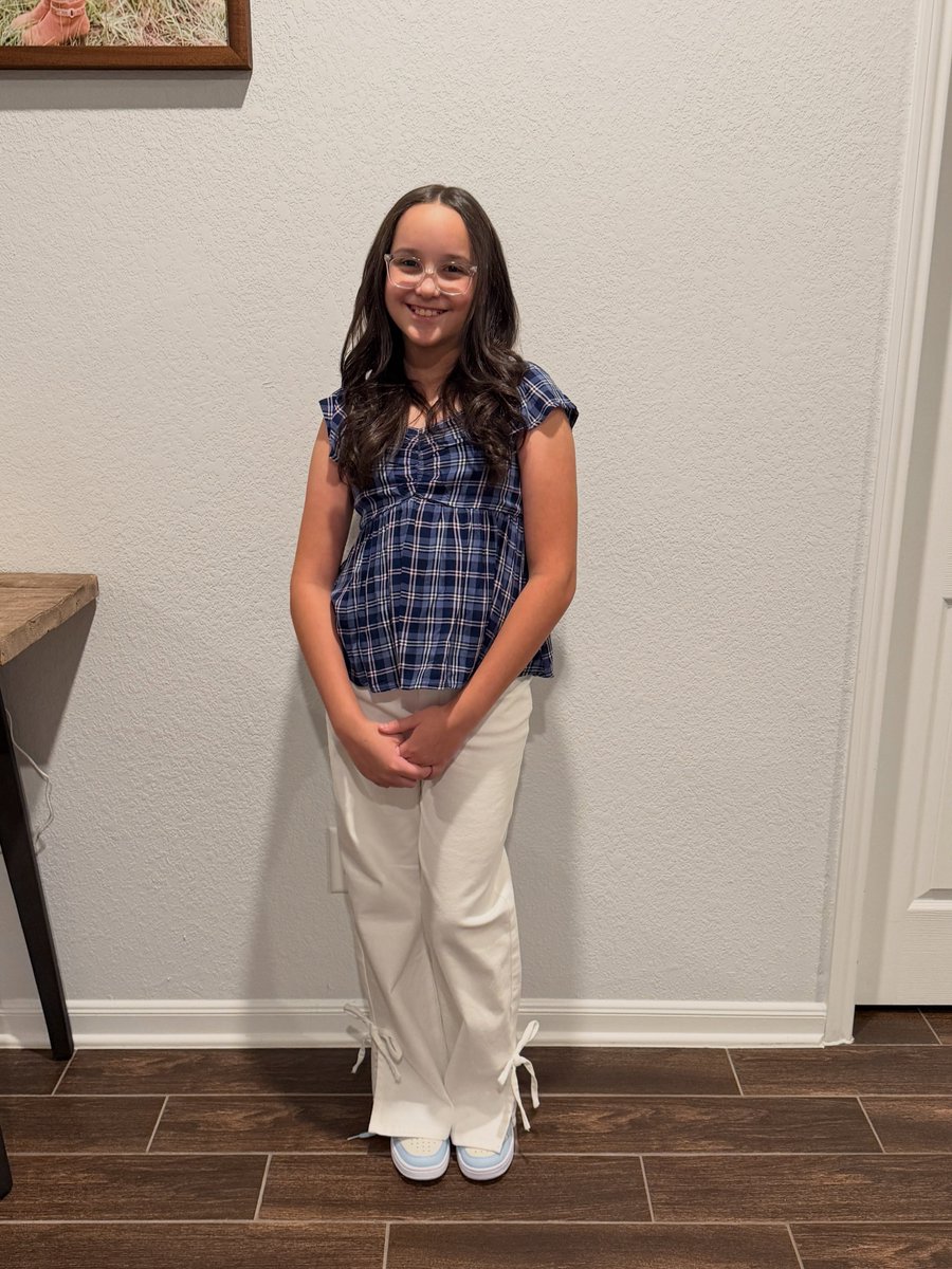 pedrorebelde12's tweet photo. Somehow, we’re already here. My baby is officially a middle schooler. Sixth grade, here she comes. Go be kind, be brave, work hard, and never stop being you. I know you’ll do amazing things. https://t.co/NggwsnQHQM