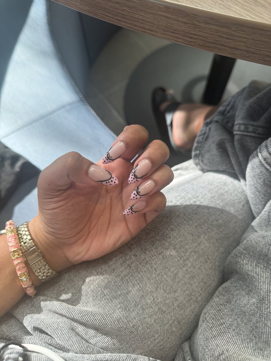 simppforwinter's tweet photo. these have already been covered twice but you’re going to cover it too. $95 Go

#findom #femdom #latina #finsub #cashmeet #whalesub #feetworship #nyc #tpa #nails https://t.co/ohUrUq1oR2