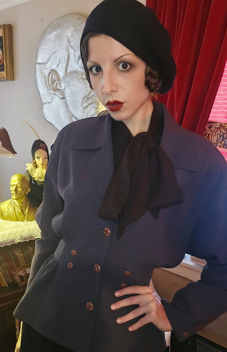LadyIzdihar's tweet photo. Every day a step closer to my goal of looking straight outta 1932 😁 https://t.co/ZrBYdC70CX