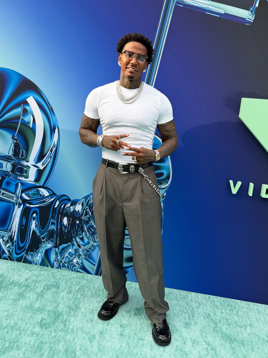 MoneyBaggYo's tweet photo. Niggas Cant Beat Me at Nun But Arguing.
#Vmas https://t.co/0iS0MGtD23