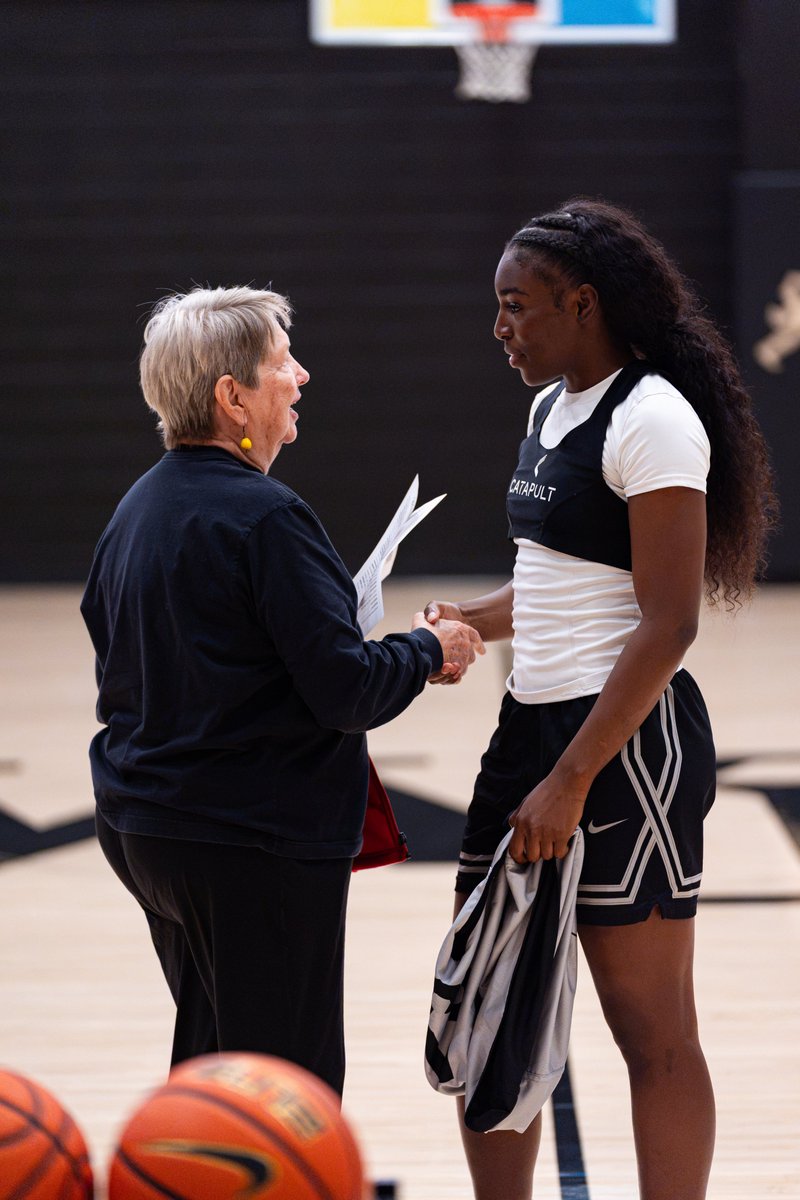 WakeWBB's tweet photo. Thank you to our season ticket holders for coming out to our open practice! 🎩 https://t.co/ohXKTvCvRl