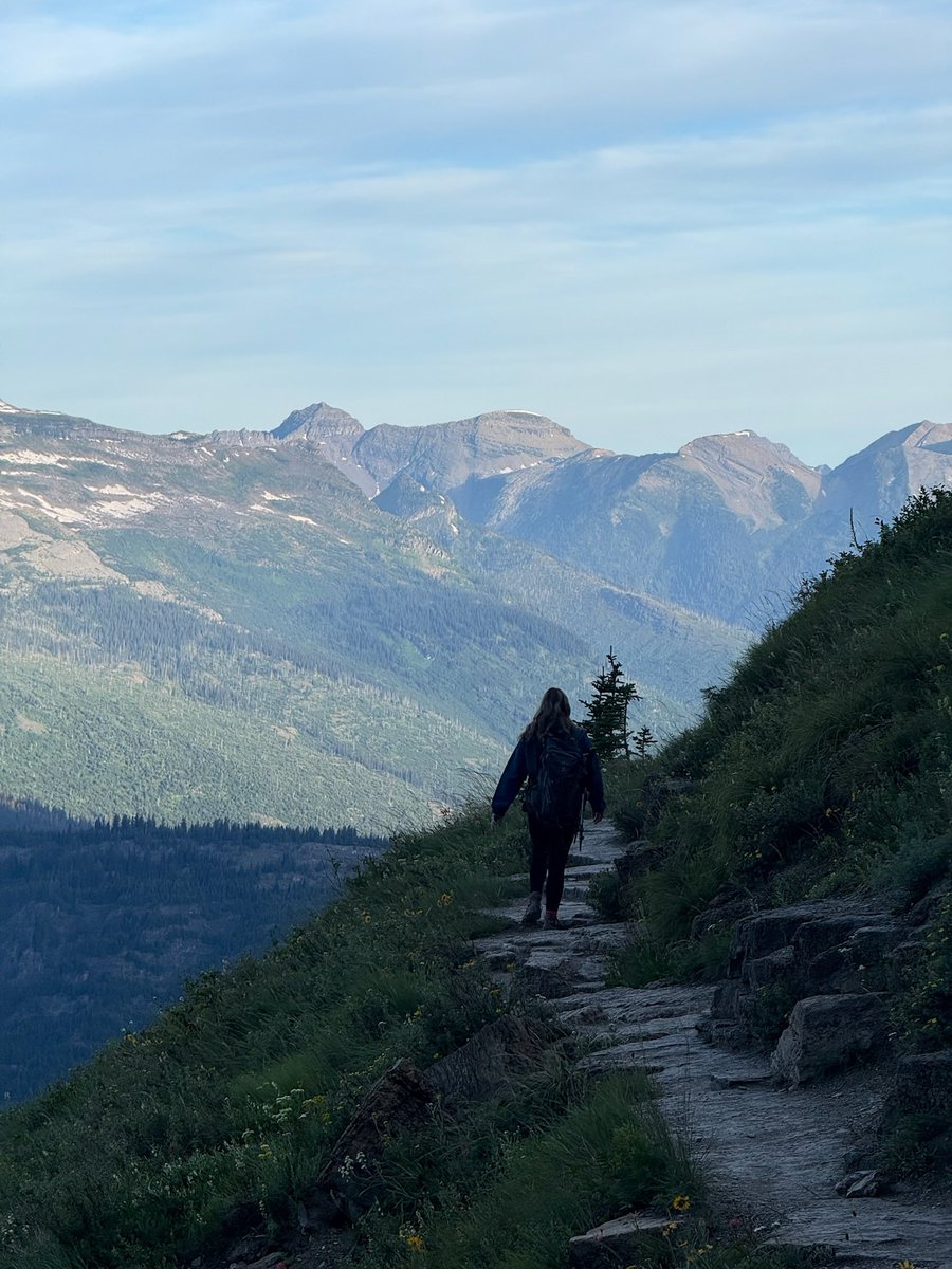 jacobpitts628's tweet photo. Another view from the Highline Trail 🗻 https://t.co/s5SiE0wSkT