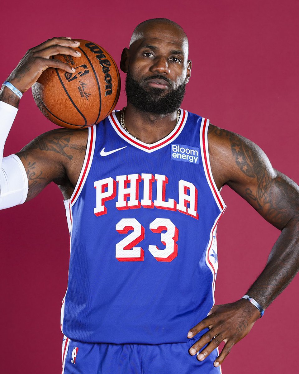 Complex's tweet photo. First look at LeBron James as a Philadelphia 76er 📷 https://t.co/tPfeqrkviL