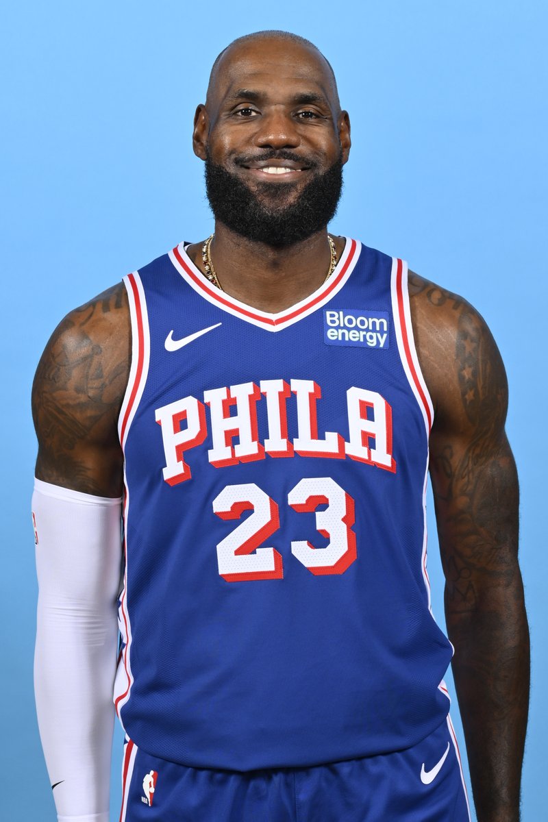 Complex's tweet photo. First look at LeBron James as a Philadelphia 76er 📷 https://t.co/tPfeqrkviL