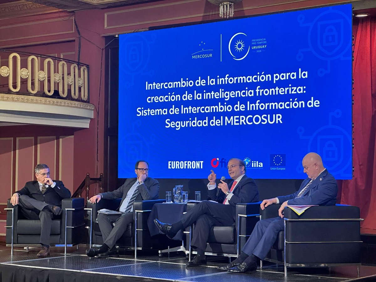 MinInterior's tweet photo. @mercosur @infopresidencia @ViceColombia @ABDELAESPRIELLA @jrestrp @Rodrigo_Lara_ @cegechem El viceministro general del Interior, @cegechem, participa en este diálogo con los países miembros y asociados para avanzar en acciones conjuntas contra el #narcotráfico y la #delincuenciatransnacional. https://t.co/tDE5n8nbHh