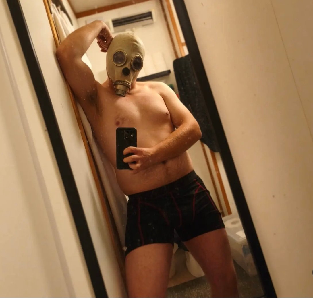 maskboi01's tweet photo. Changes 
#newprofilepic #gasmask https://t.co/cDaRgcfn10