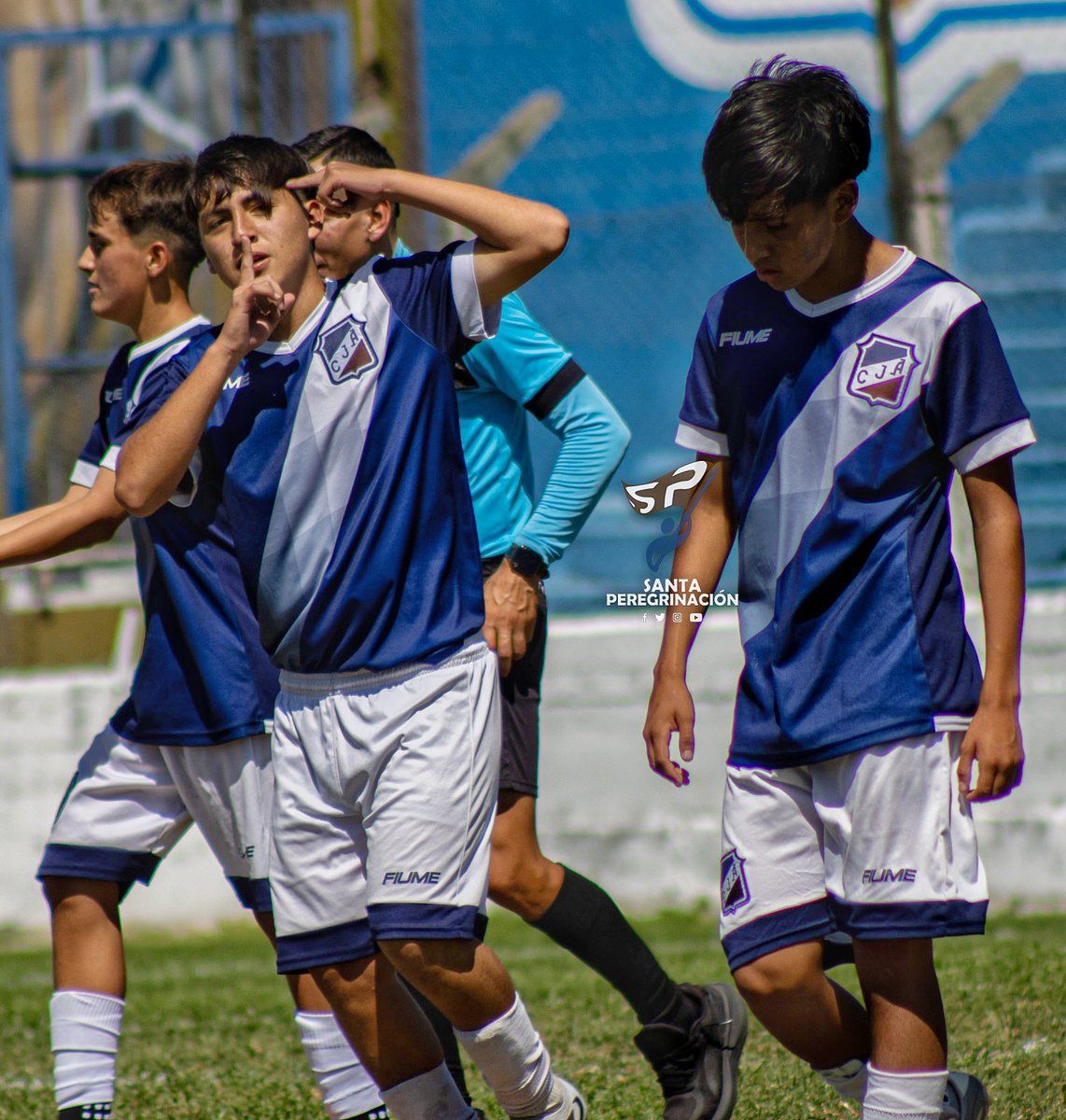 SiempreConVosJA's tweet photo. #DivisionesMenores🏆 | #CopaDeOro

[Fecha 4]

📌 6ta: #JuventudAntoniana 9 - #CEDI 0.

⚽ (Benjamín Farfán x2 / Mateo Cortéz  x2 / Nahuel Carral / Julio Pérez x2 / Gastón Sandoval / Luciano Morales)

#VαɱσʂAɳƚσɳιαɳσ💪 https://t.co/puZ1EBRRY8