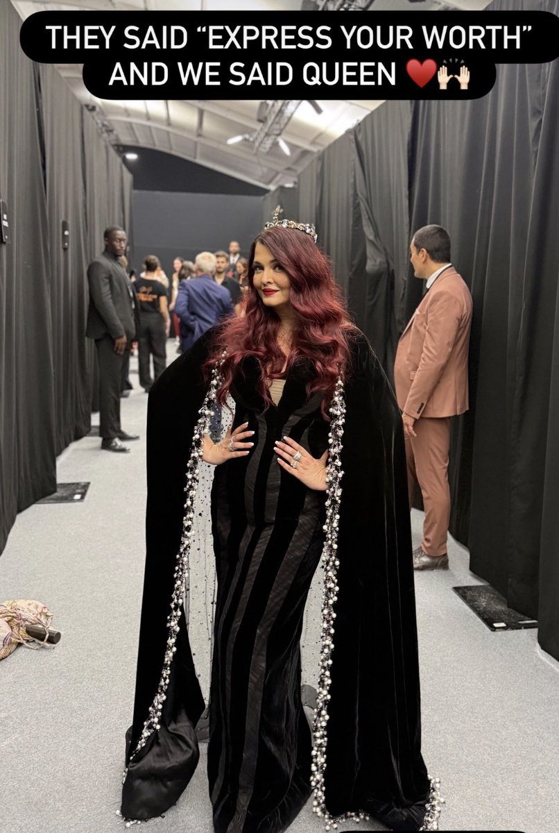 Sharmanvi123's tweet photo. 🖤🖤🖤🖤🖤
#AishwaryaRai
#AishwaryaRaiBachchan https://t.co/EGReglQePs