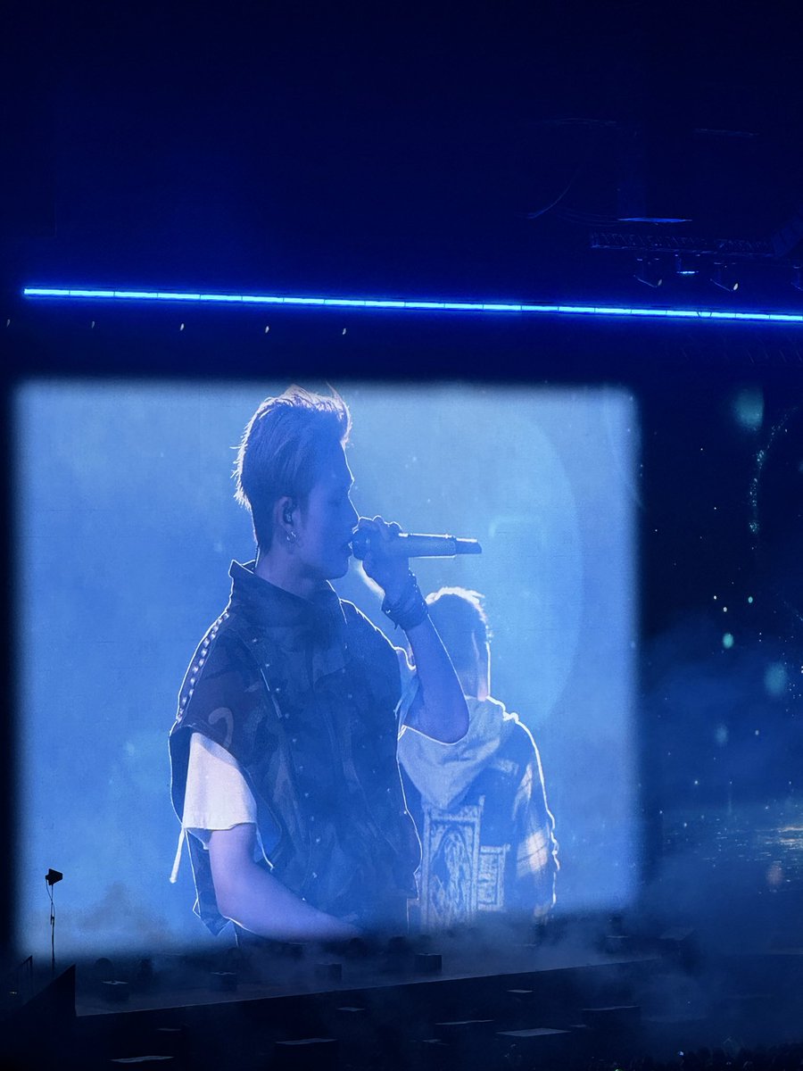 evblueside_'s tweet photo. me levem de volta 🙏🏻😭 https://t.co/LfNoowmbkp