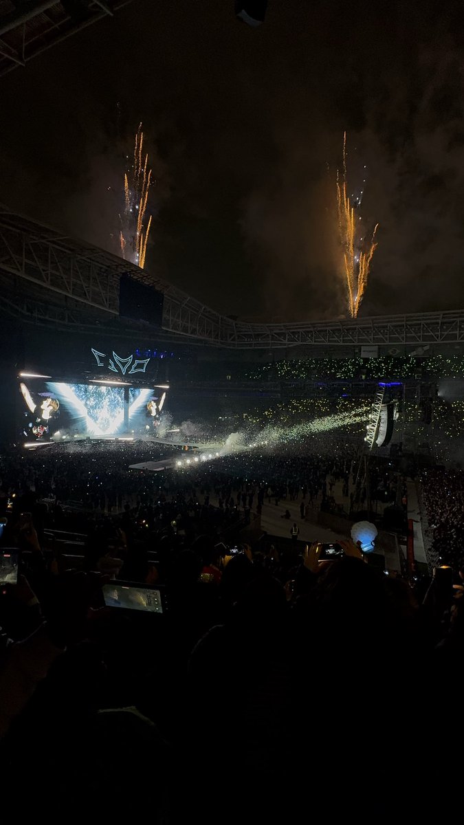 evblueside_'s tweet photo. me levem de volta 🙏🏻😭 https://t.co/LfNoowmbkp