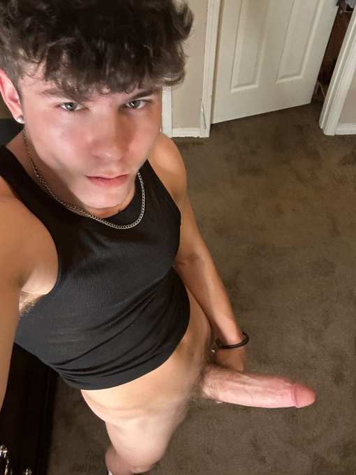 Drakevonn01's tweet photo. Hello guys  how was your night though 😄😊 https://t.co/d20x0c49KM