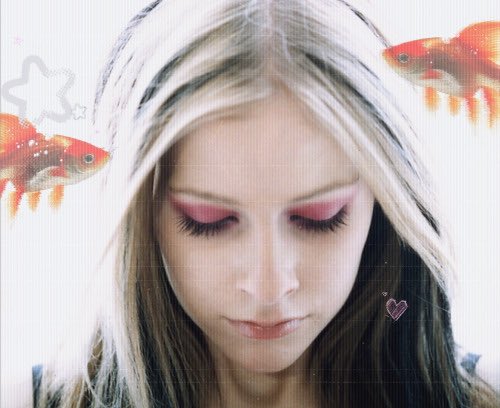 OldInternetFeel's tweet photo. Avril Lavigne, 2004 https://t.co/s01rXPmSGl