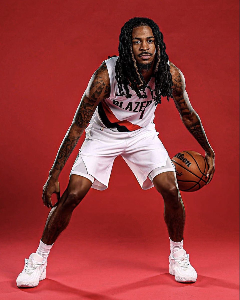 amufdjm's tweet photo. As cores do Portland Trail Blazers caiu bem demais no Ja Morant 

Abra sua mente, esse ano é no mínimo semifinal dos playoffs… https://t.co/PmtCYNPBGC