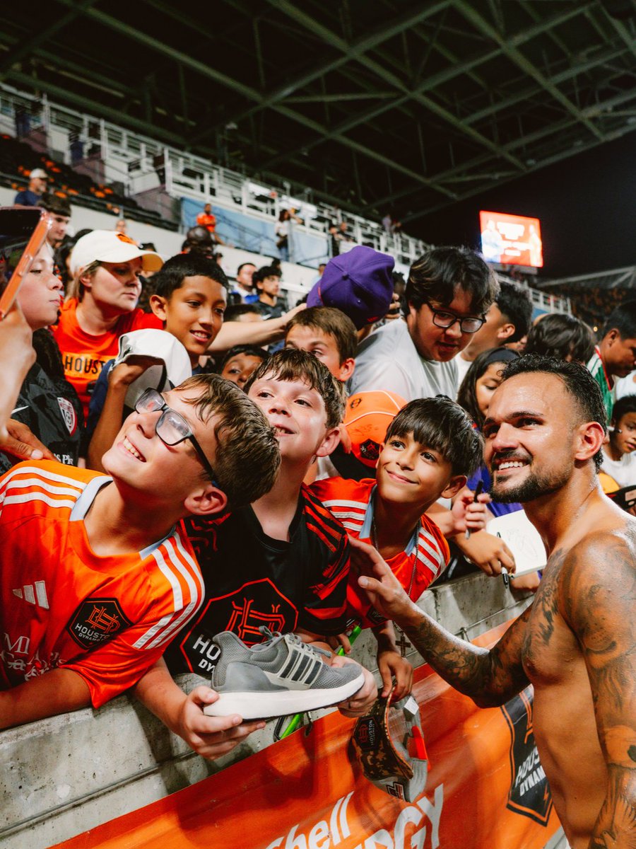 HoustonDynamo's tweet photo. 150 times he repped the badge. 150 times he repped our city. 150 times Capi left it all out there.

Congrats on 150 Dynamo appearances, Artur 🧡 https://t.co/7ALmesCpe8