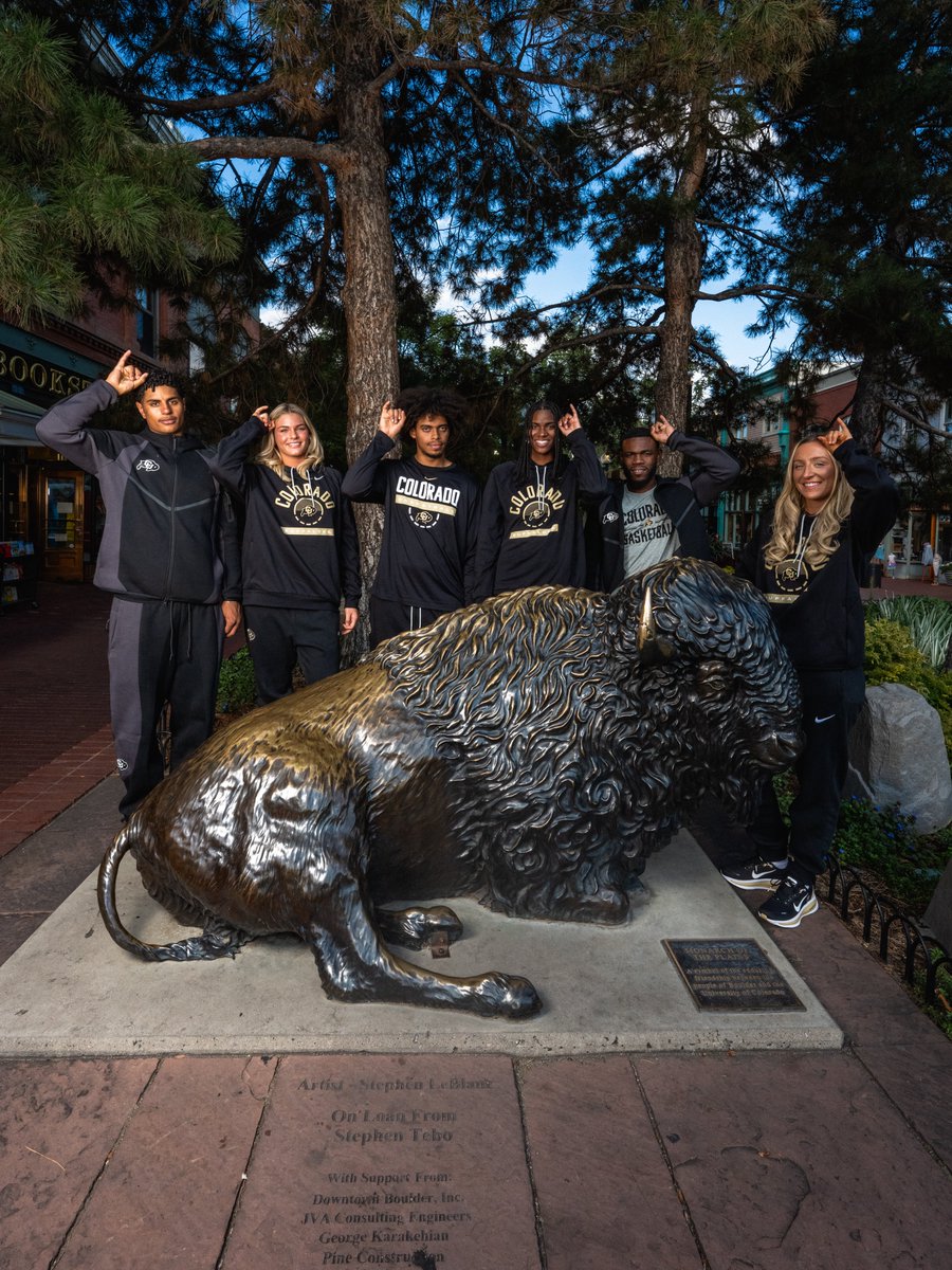 CUBuffs's tweet photo. There’s a SLAMpede on the way 🔜

@CUBuffsMBB x @CUBuffsWBB 

#GoBuffs 🦬 https://t.co/SOPapGoK74