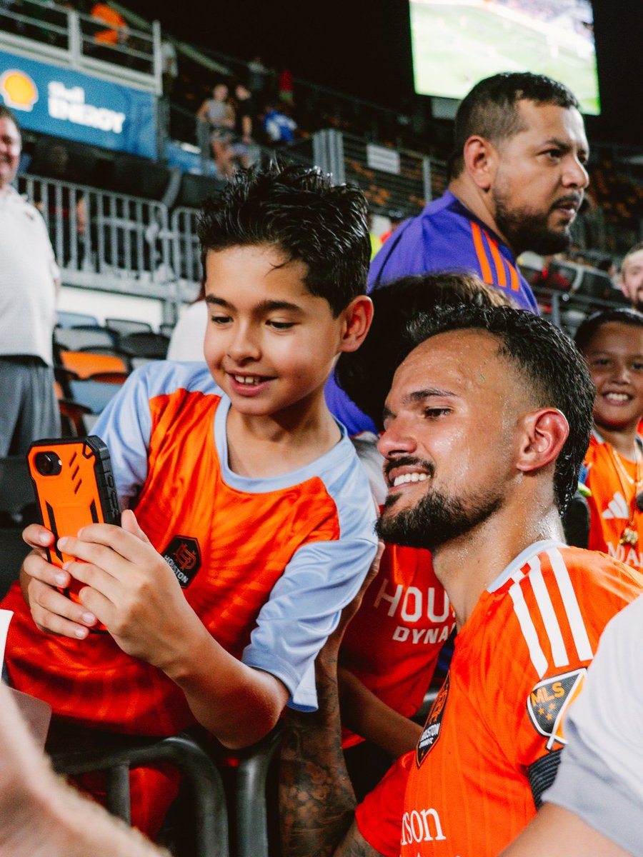 HoustonDynamo's tweet photo. 150 times he repped the badge. 150 times he repped our city. 150 times Capi left it all out there.

Congrats on 150 Dynamo appearances, Artur 🧡 https://t.co/7ALmesCpe8
