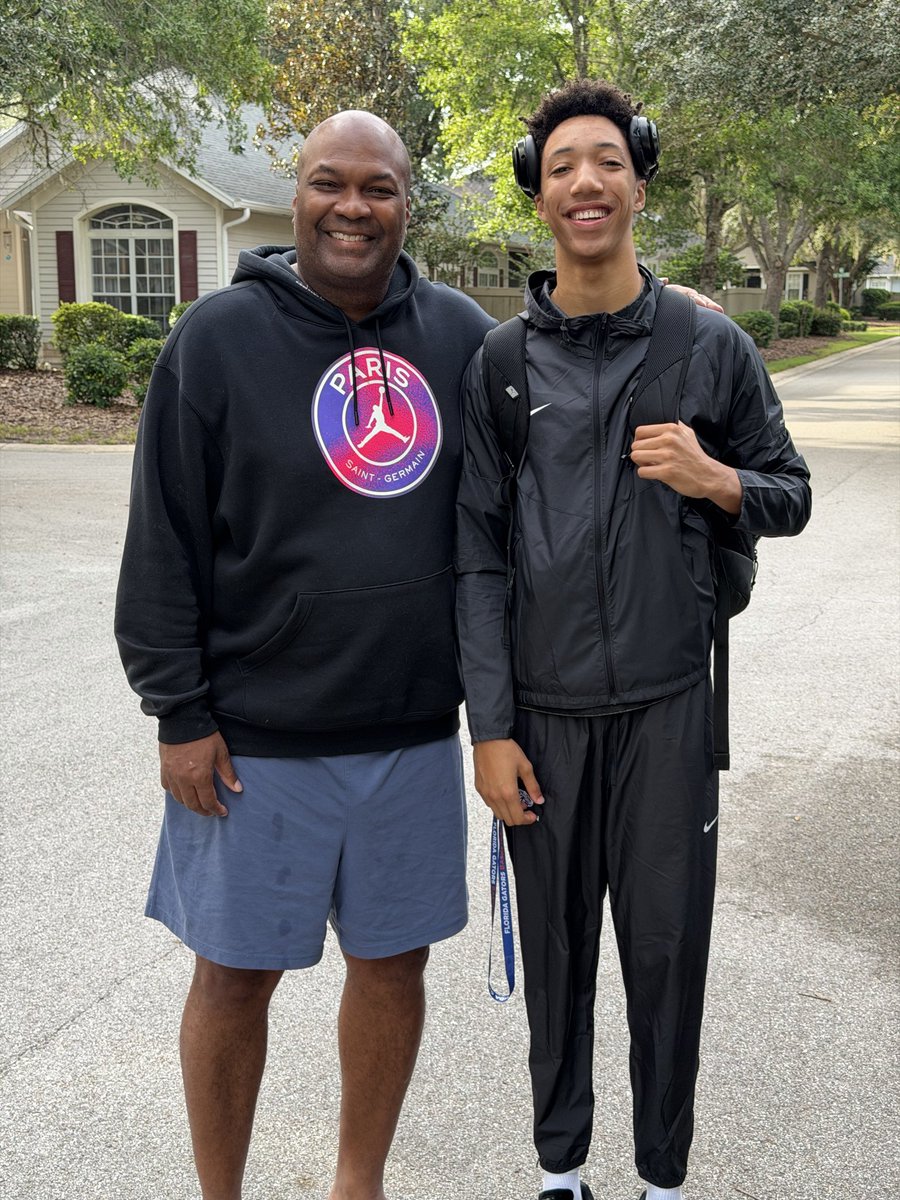 mikesorrell2029's tweet photo. Thank you, @CarlinHartmanUF and the @GatorsMBK staff for the opportunity to learn about the school and program. My family and I had a great time. Good luck this season. @CHendersonESD @michaelsorrell @Ani_Umana @3dHoopsAcademy @TheCircuit @PRO16League @TexasHoopsGASO @PrepHoopsTX https://t.co/DJBpZpQpwc