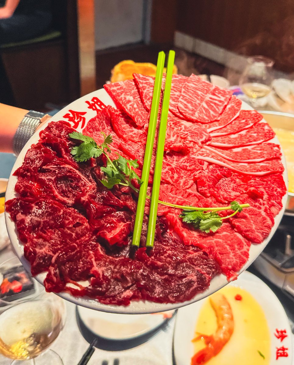 AzucenaKinde's tweet photo. Big JJ Seafood Hotpot in Central, Hong Kong, is a must-visit for food lovers. Famous for its lively vibe, quality local beef, fresh seafood and Cantopop sing-alongs, it’s perfect for a fun night with friends. Reservations are surprisingly hard to https://t.co/4TcvRxpmUB