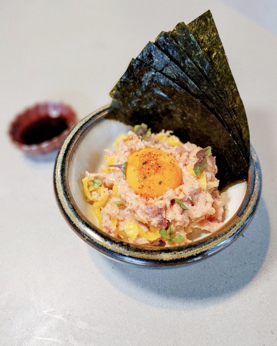 Japaralia's tweet photo. オーナー・シェフの石黒アンナさんがレッドファーンに構える日本食レストラン「寿庵」につい最近、シドニーではここでしか食べられないものも多いこだわり抜いた夜の居酒屋メニュー各種が新登場！（※記事全文はこちら！→ https://t.co/O0jEew3Juz） https://t.co/QSCx6EtVS2