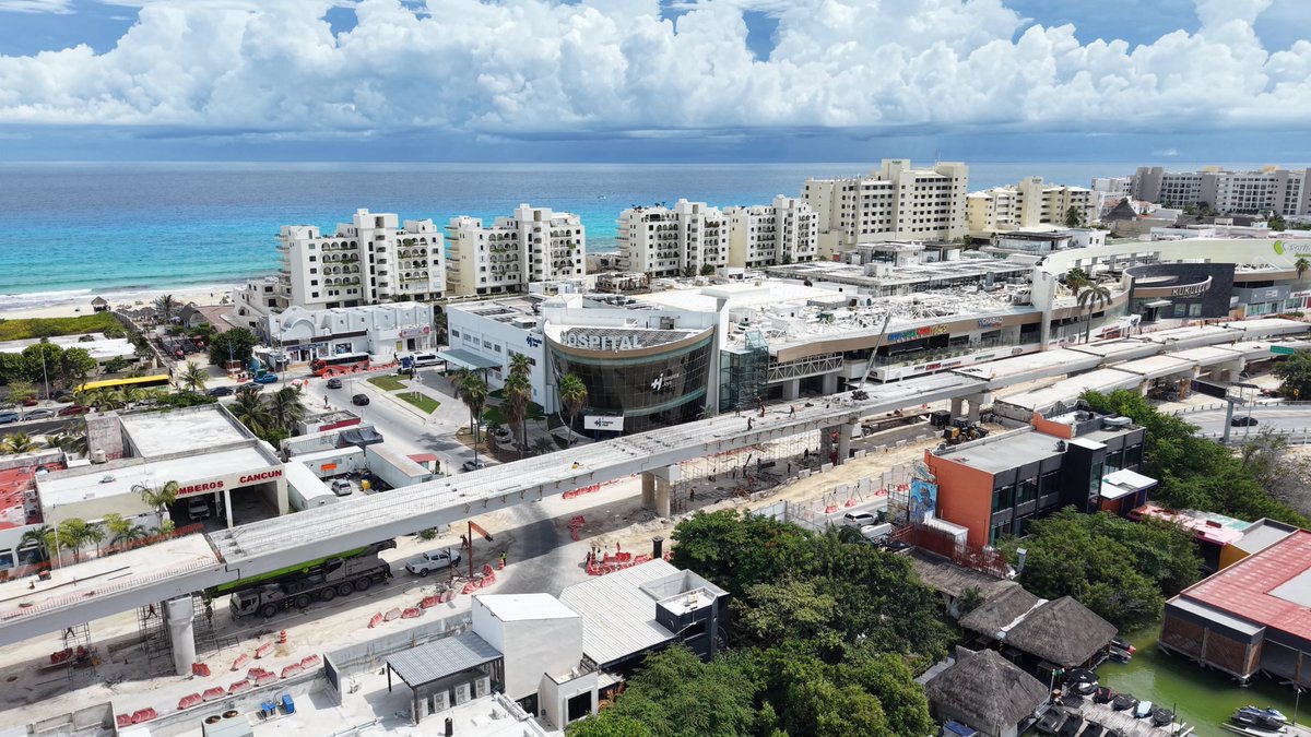faronoticiasqr's tweet photo. 🥱 #AVISO // Armate de paciencia, los trabajos del #distribuidorvial del #PuenteNichupte continuarán hasta fin de año. La gobernadora Mara Lezama informó avance del 70% de la obra que se realiza en la #zonahotelera
https://t.co/l0kiWu6YBG https://t.co/Jwcmcg0r4P