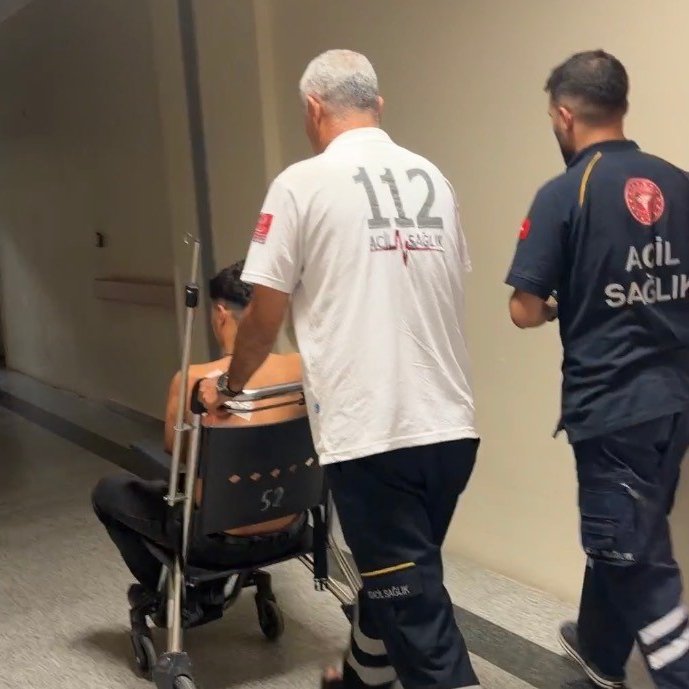 bosunatiklama's tweet photo. Adıyaman'da 'Doğruluk mu, cesaret mi?' oynayan 16 yaşındaki 2 kuzen birbirini bıçakladı. https://t.co/xiwnD3FxkZ