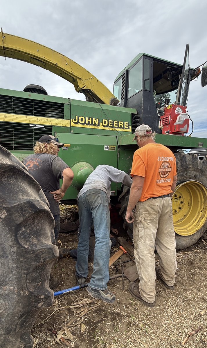 BlakeGendebien's tweet photo. Harvest doesn't always go according to plan. Today, that meant a flat tire on the chopper.

As a farmer, I deal with problems in the field every single day. When something breaks, you roll up your sleeves, grab some tools, and make the repair. 

No BS, no bickering. Just getting it done. 

That's the kind of leader I'll be in Congress.