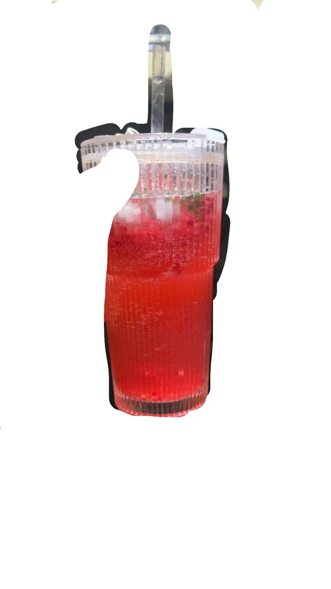 Sly__304's tweet photo. @efkarliiiii Regardez mon cocktail fait maison https://t.co/nj4A9wDAHA