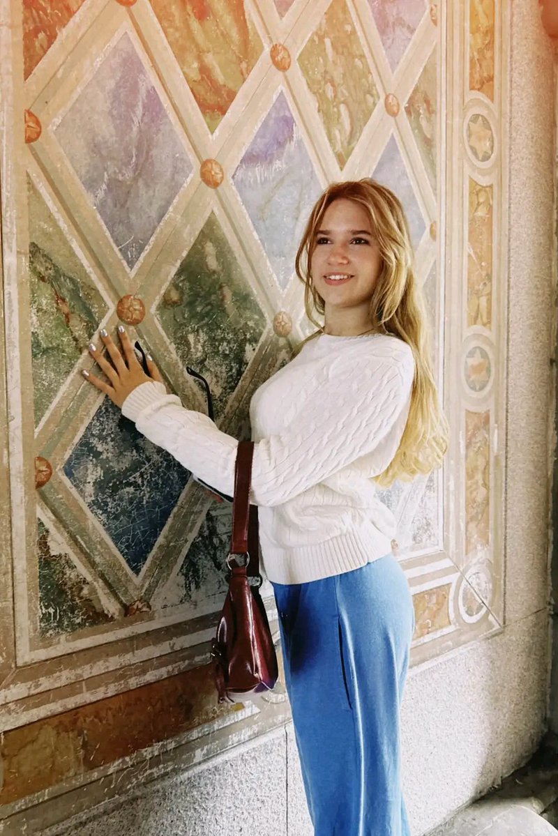 KarolinaroRose's tweet photo. Only 5 days left of being 17… how is that even possible? 🥹
I’m so excited to turn 18. Life feels really beautiful right now, and I’m trying to soak up every moment 🤍
Any advice for my 18-year-old self? https://t.co/5ZjvGKSWta