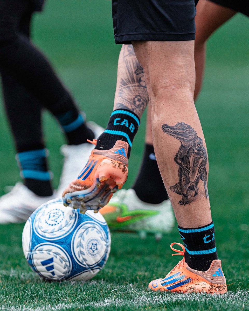 fran_carrascoo's tweet photo. El Yacaré Morales tiene el mejor tatuaje que vi en mi vida, GENIO!!! https://t.co/Wu2cV2XF7x