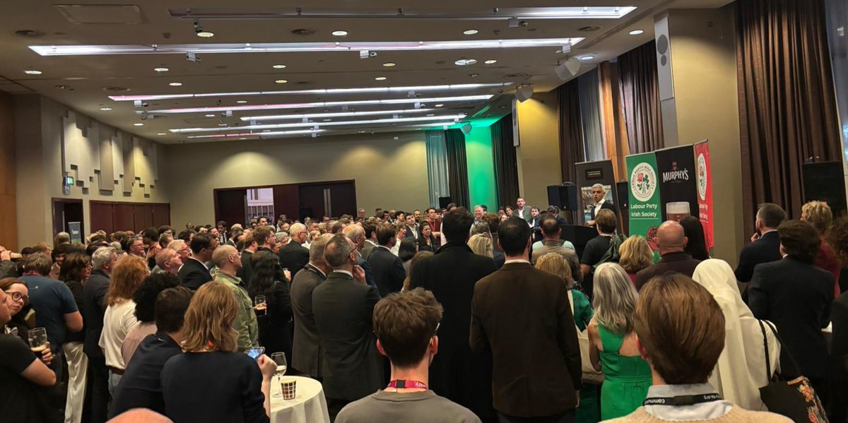 SadiqKhan's tweet photo. London’s Irish community is such an important part of the life and character of our city. The contribution Irish Londoners make - economically, culturally and socially - is enormous.

Such a brilliant atmosphere at @labourirish tonight 🇮🇪 https://t.co/aakQhhV6ZL