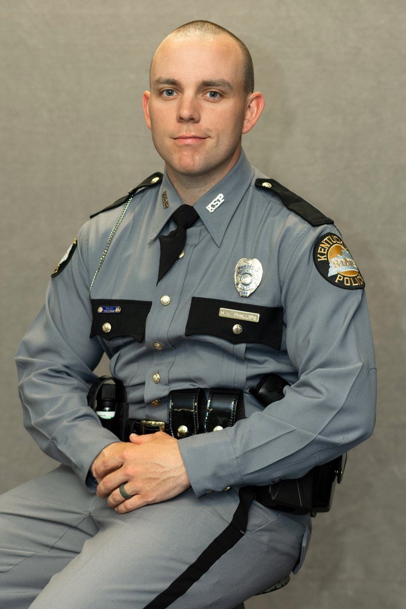 honeyybomb's tweet photo. E.O.W 9/28/2026
KSP Trooper Hayden Phillips was shot and killed today during a traffic stop on I-65 outside Bowling Green.

Suspect: Emonnie Branch, a Black man with dreadlocks. Armed and dangerous.
Vehicle: bluish-gray 2025 Honda Civic, Alabama temp tag TN018596. Last seen I-65 NB near MM 75.

Please pray for his family, his fellow troopers, and everyone at Kentucky State Police. 
They deserve to come home. 🙏🏼💙