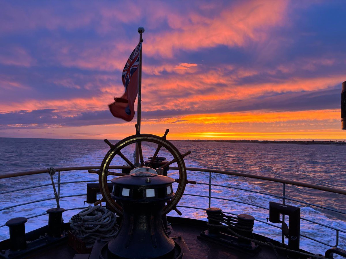 PS_Waverley's tweet photo. Check out these stunning sunset images taken from Waverley as she departed Clacton at the end of her cruise this evening (Monday 28th September) and set course for Ipswich. 

There are two further cruises from Clacton this year with tickets still available on Tuesday 6th October and Wednesday 7th October. 

📆 Tuesday 6th October - sail from Clacton at 1pm for an afternoon cruise passing the Port of Felixstowe and up the River Orwell. 

📆 Wednesday 7th October - sail from Clacton at 12:15pm for a cruise all the way to the Pool of London and under Tower Bridge TWICE! 

Book tickets online at https://t.co/aM97yLH0Mn and don’t miss your chance to sail on Waverley before her season comes to a close for 2026. 

CELEBRATING 80 YEARS OF WAVERLEY 

🚢❤️🤍🖤🌅

Clacton Pier