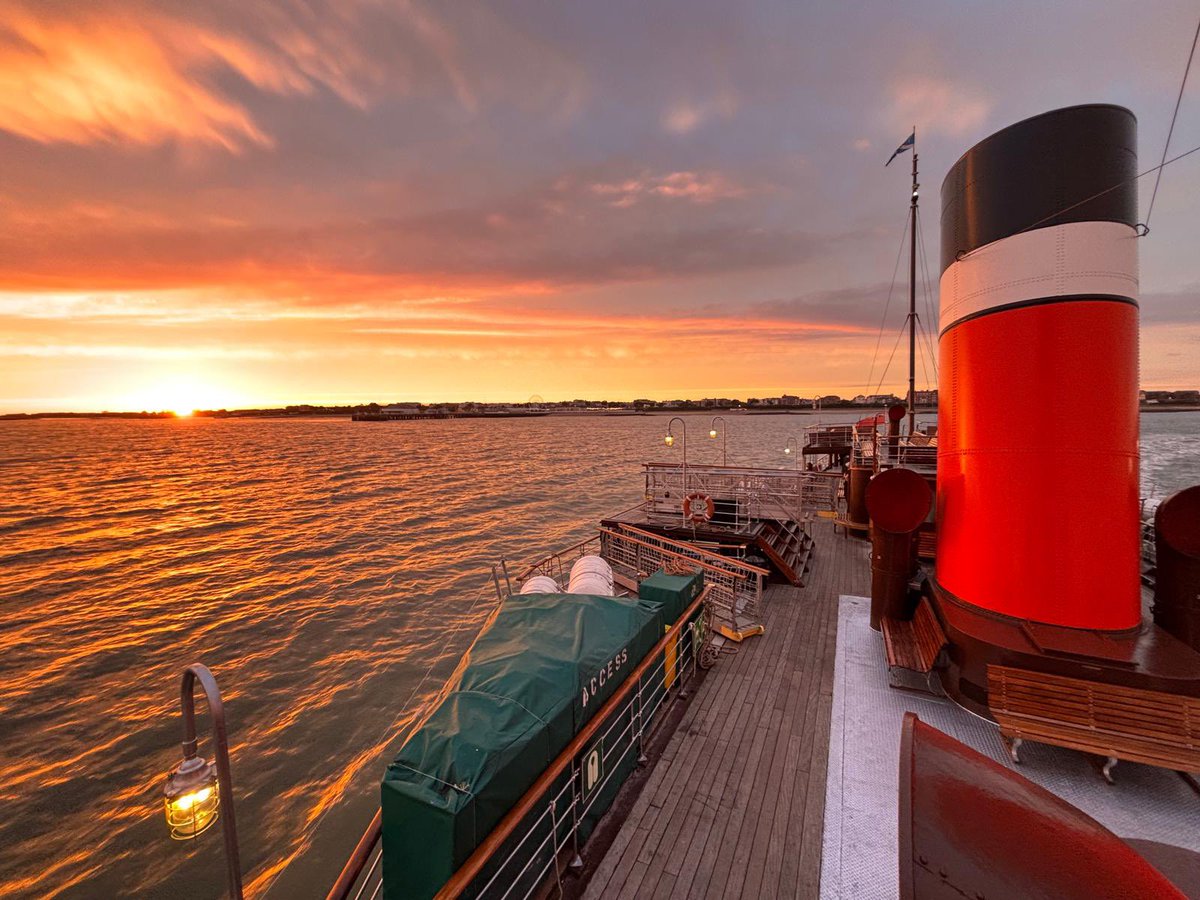 PS_Waverley's tweet photo. Check out these stunning sunset images taken from Waverley as she departed Clacton at the end of her cruise this evening (Monday 28th September) and set course for Ipswich. 

There are two further cruises from Clacton this year with tickets still available on Tuesday 6th October and Wednesday 7th October. 

📆 Tuesday 6th October - sail from Clacton at 1pm for an afternoon cruise passing the Port of Felixstowe and up the River Orwell. 

📆 Wednesday 7th October - sail from Clacton at 12:15pm for a cruise all the way to the Pool of London and under Tower Bridge TWICE! 

Book tickets online at https://t.co/aM97yLH0Mn and don’t miss your chance to sail on Waverley before her season comes to a close for 2026. 

CELEBRATING 80 YEARS OF WAVERLEY 

🚢❤️🤍🖤🌅

Clacton Pier