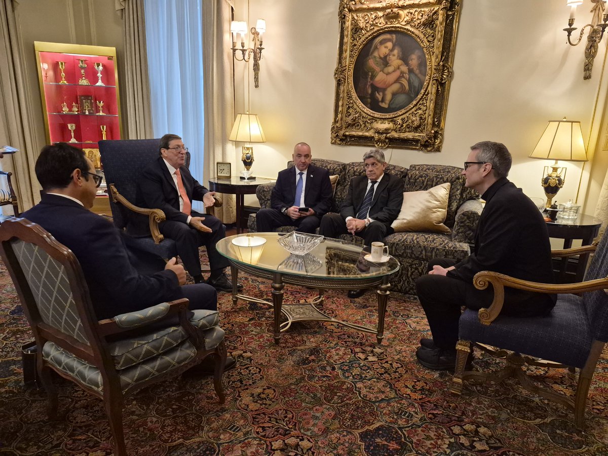 BrunoRguezP's tweet photo. Realicé una visita de cortesía a Su Eminencia Cardenal Ronald Hicks, Arzobispo de Nueva York.

Intercambiamos sobre la histórica relación entre la Santa Sede y Cuba.

Hablamos sobre el duro impacto en el pueblo cubano del bloqueo económico, el cerco energético y la intimidación del gobierno de EEUU hacia terceros países, para asfixiar la economía de nuestro país.

#CubaNoEsUnaAmenaza El Bloqueo Sí.
