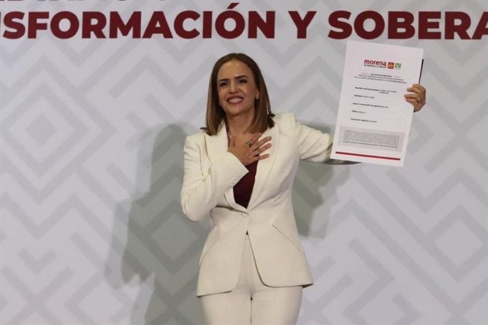 avieu's tweet photo. 🚨 Hoy Morena nombró a Clara Luz Flores coordinadora en Nuevo León. Negó conocer al líder de NXIVM hasta que apareció un video con él; denunció a un comediante por parodiarla y fue acusada de beneficiarse con terrenos en Escobedo. 

En Morena, los escándalos no cierran puertas: abren camino a la gubernatura 🐀