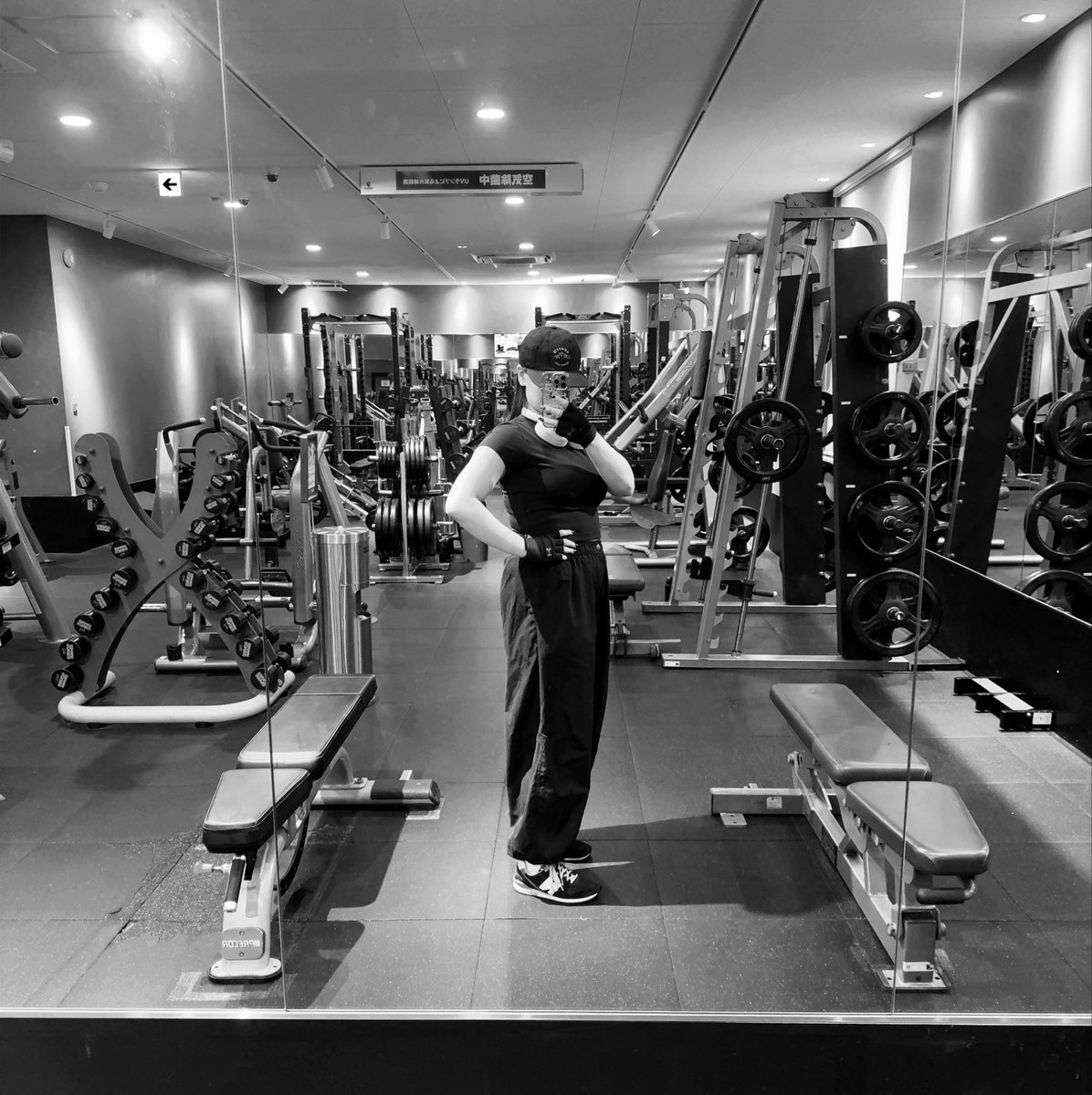 pikapikaaa24's tweet photo. 本日も朝ジム完了🏋🏻
1時間のトレーニングじゃ物足りなくなってきて今日から4時起き‼️笑
この時間はさすがに貸切状態🫶🏻💓✨
楽しいな楽しいなぁ〜🥳🥳🥳 https://t.co/s90xuKAa9G