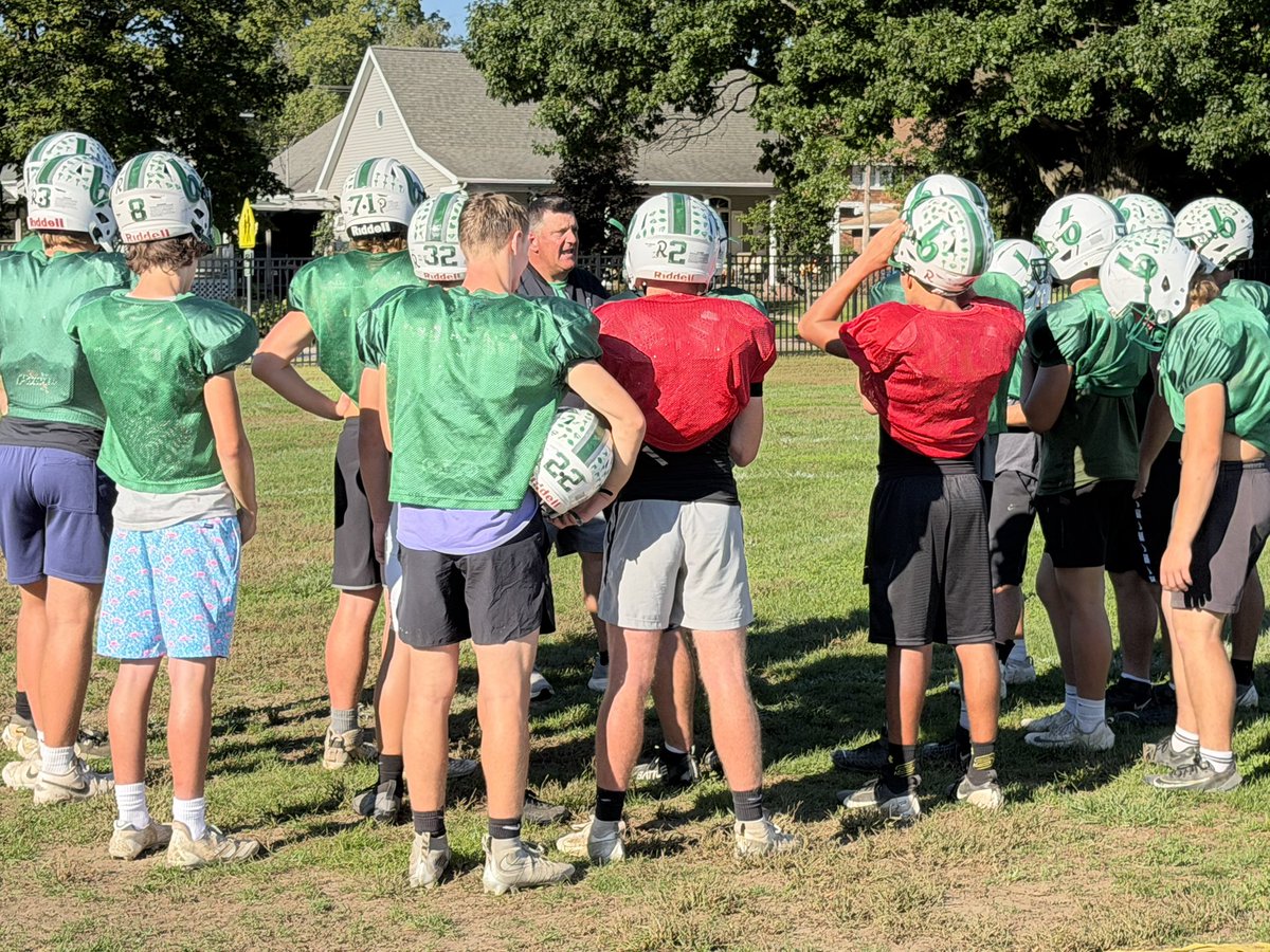 ChuckFreeby's tweet photo. Great to spend time with Justin Bogunia and @long_green_line today as they prepare for Buchanan Friday night on Sports Michiana! https://t.co/nCNQxZ8TAy