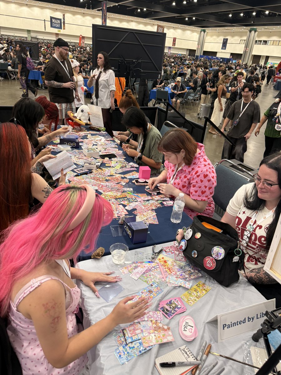 riftbaddies's tweet photo. #RQLA you were amazing 💖

this was our first time doing toploader decorating at such a huge event and we had 150+ people visit our table throughout the weekend to sit down, relax, and decorate 🥹🫶

huge thanks to @DimiccoDiana for making this happen for all the #riftbaddies! ✨ https://t.co/RcYBbMzXLU