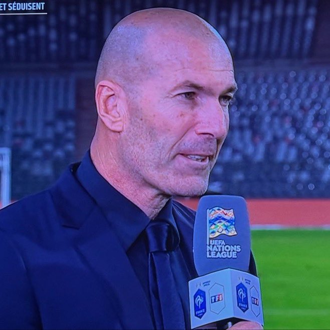 TouchlineX's tweet photo. 🚨🗣️ 𝗡𝗘𝗪: Zidane on his reaction to Olise's goal: 

"I just saw him completing some dribbles, and I said to myself 'he's going to score'."

"I WAS ALL IN WITH HIM!" https://t.co/9LKpoK2zHa