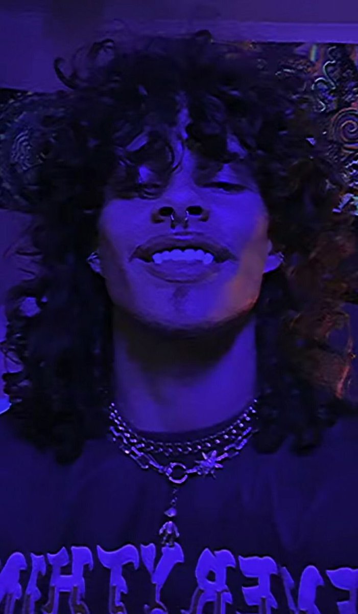 GozassauroRex's tweet photo. ───────────────────────────
Vocês tem tanta foto minha pelado. Toma pelo menos 1 sorrindo
─────────────────────────── https://t.co/Ubc4YjAB2Y