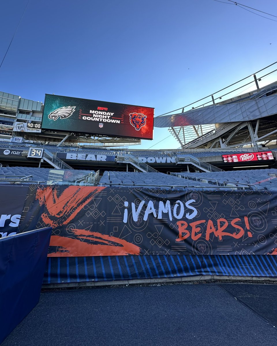 Vamos_Bears's tweet photo. Esta noche…¡PROMETE! 🫶🐻

#DaBears | @MundoNFL https://t.co/HJeGtZZBH2